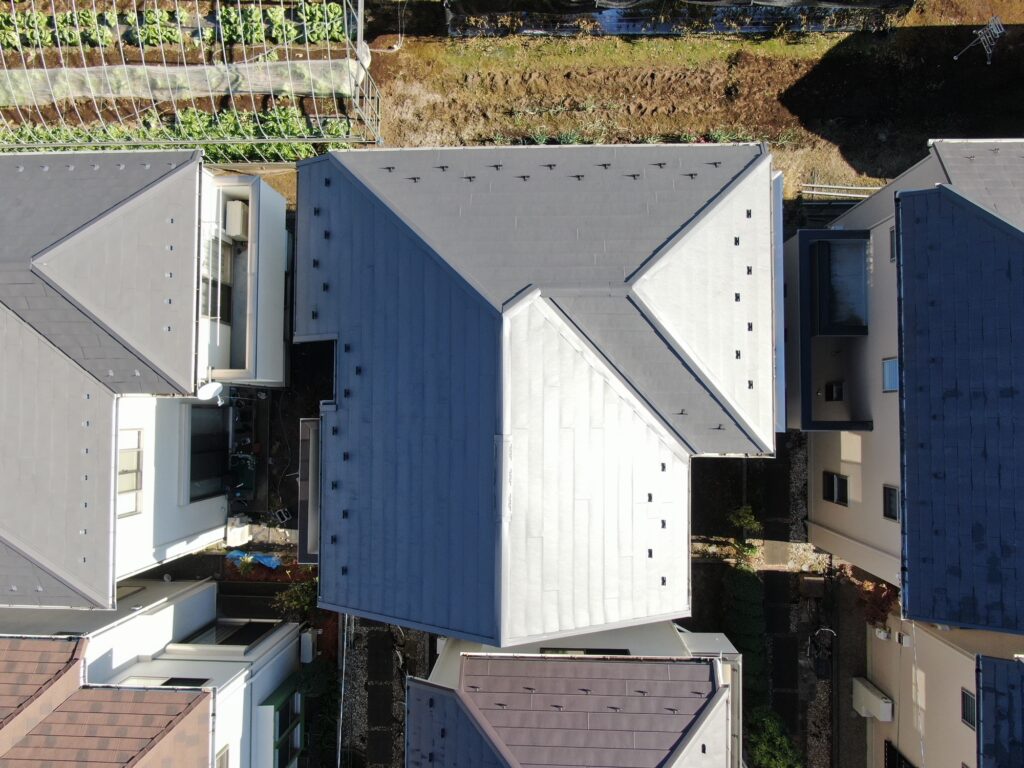 屋根重ね葺き工事　ガルバリウム鋼板　アイジー工業　スーパーガルテクト